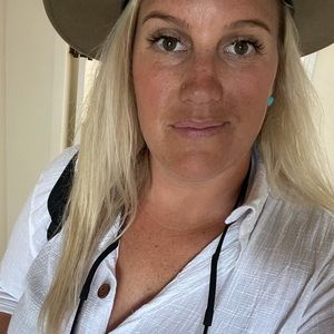 Meet your Posher, Gina